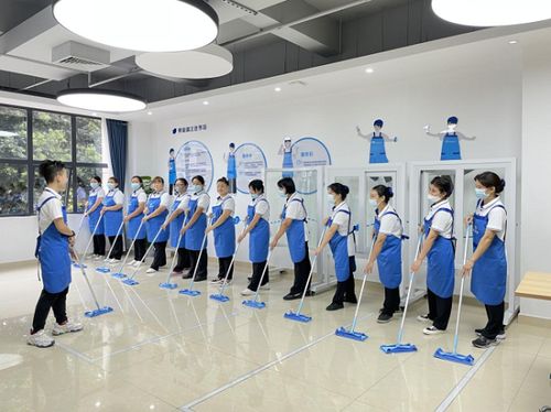 輕喜到家服務者 從制造業到家政服務的華麗轉身